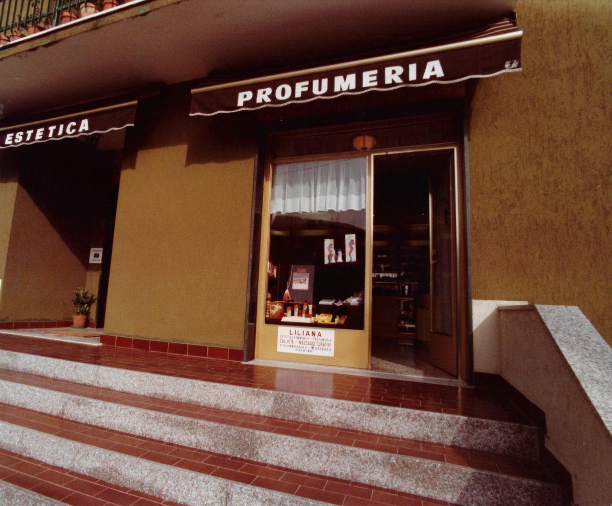 Insegna estetica e profumeria