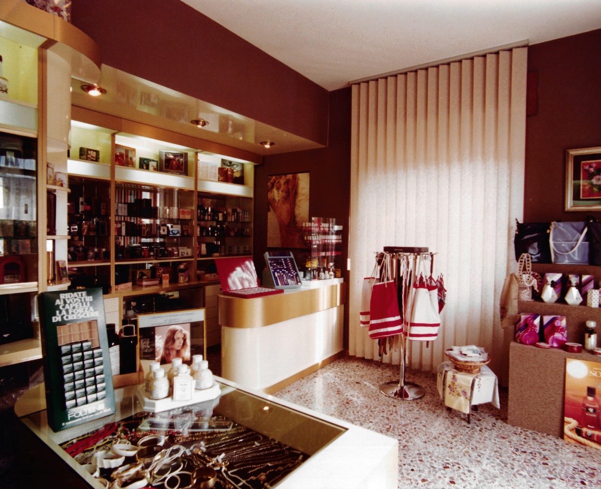 Interno della profumeria